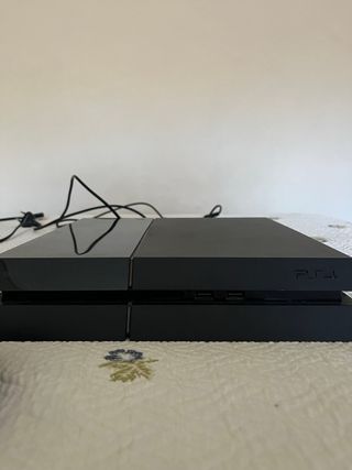 PS4 (PlayStation 4) Negra + Mando como 