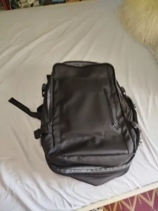 Mochila Negra Múltiples Compartimentos Cabina