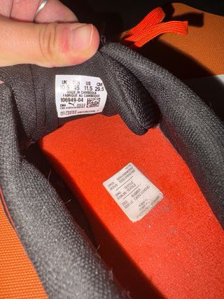 Zapatillas Puma Negras y Rojas