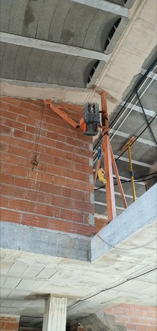 Herramientas de obra variadas