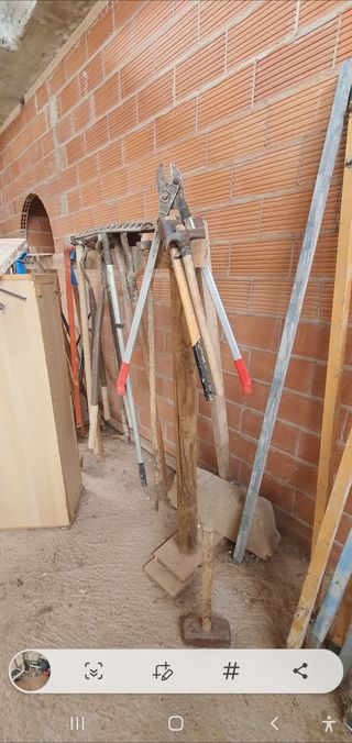 Herramientas de obra variadas