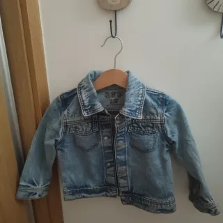 Cazadora vaquera infantil talla 12_18meses.