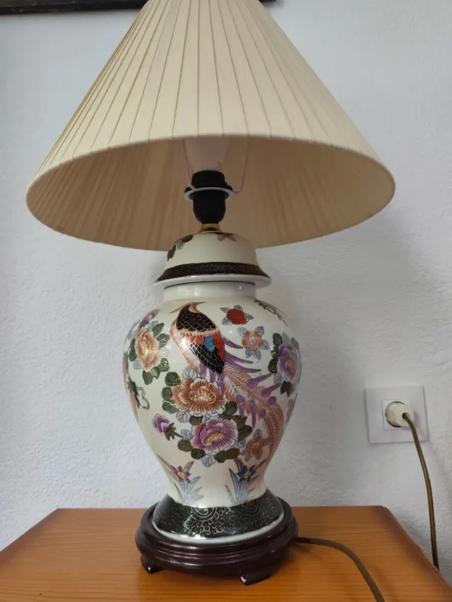 LAMPARA VINTAGE DE PORCELANA CHINA PINTADA A MANO