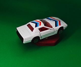 Corvette 87 Road Champs 1:64