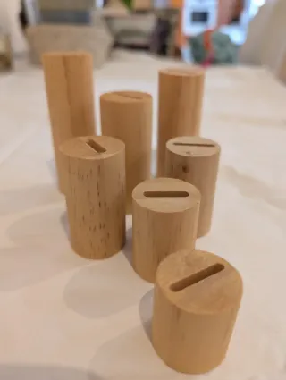 Conjunto de expositores de anillos de madera