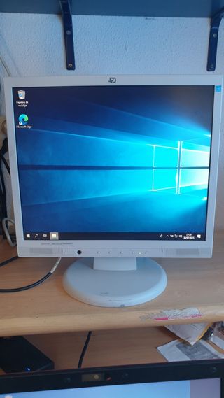 Monitor HP 17" con altavoces integrados