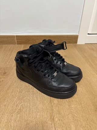 Nike Air Force 1 Mid '07 Negras