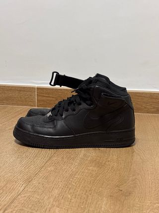 Nike Air Force 1 Mid '07 Negras