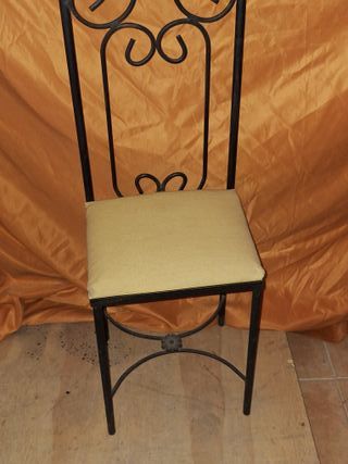 Sedia decorativa in ferro battuto beige e nero