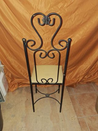 Sedia decorativa in ferro battuto beige e nero