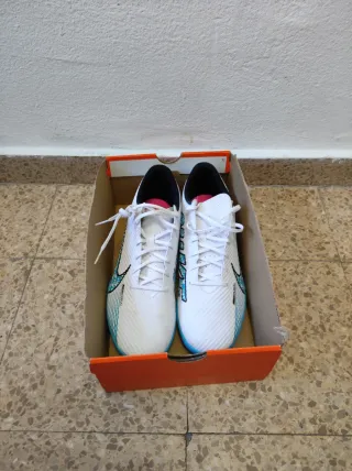 Zapatillas Fútbol Sala Nike Blancas y Azules