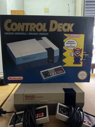 Nintendo NES: 2 controller, Zapper e 3 giochi