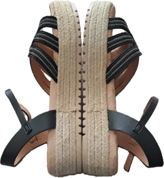 Sandalias Mustang Beige y Negras
