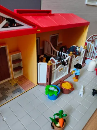 Playmobil Maletín Cuadras y Accesorios