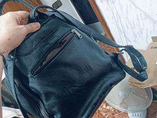 Mochila Prada Negra,tiene un poco desconchado,corr