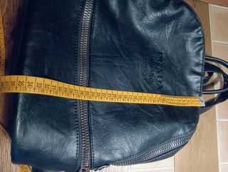 Mochila Prada Negra,tiene un poco desconchado,corr