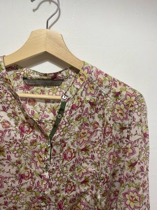 Blusa floral Zara Talla L