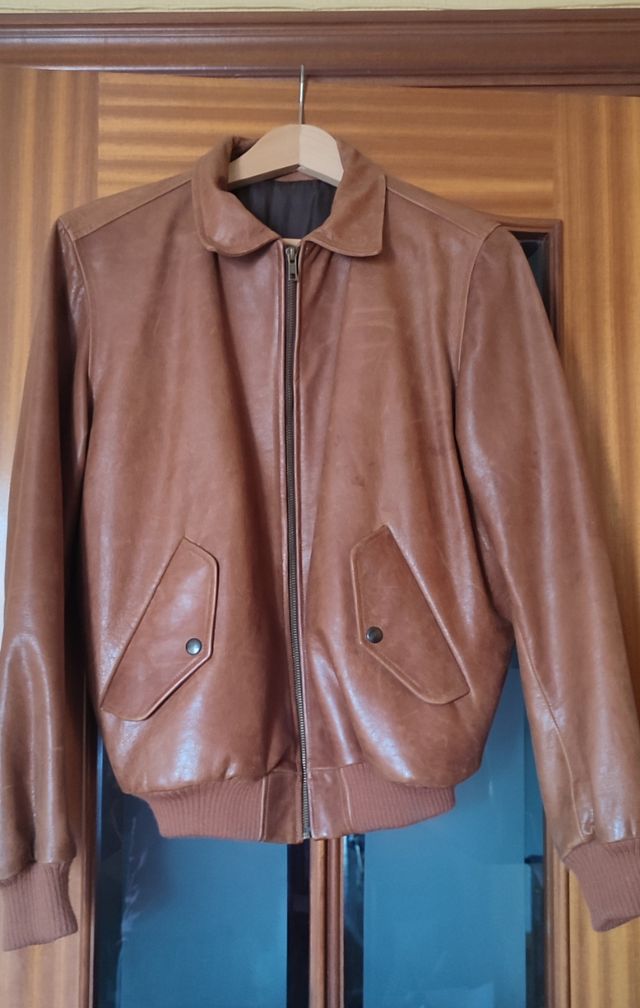 Chaqueta de piel marrón