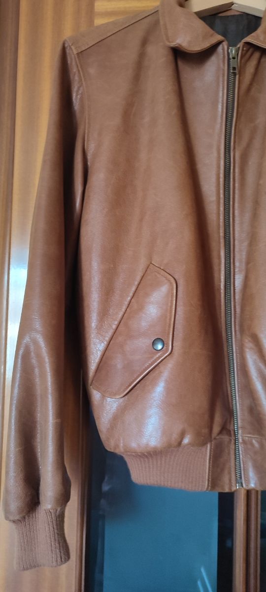 Chaqueta de piel marrón