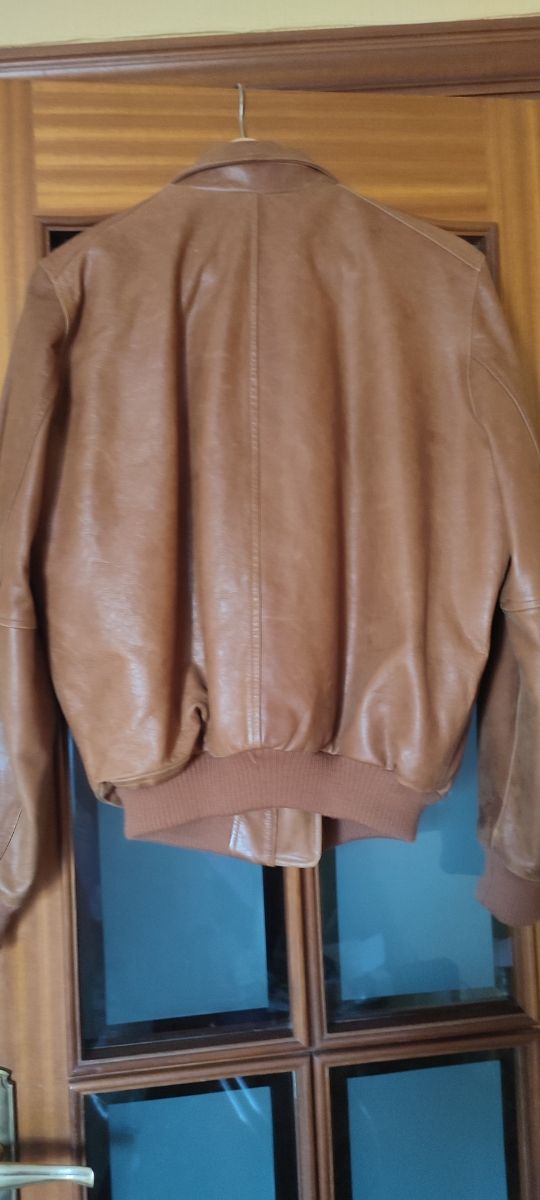 Chaqueta de piel marrón