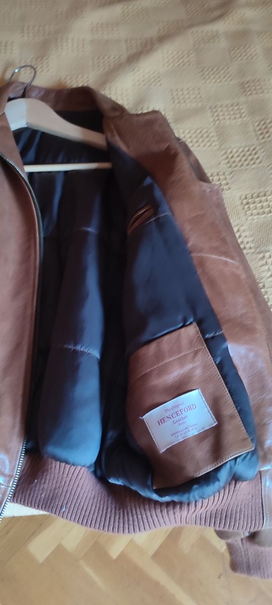 Chaqueta de piel marrón