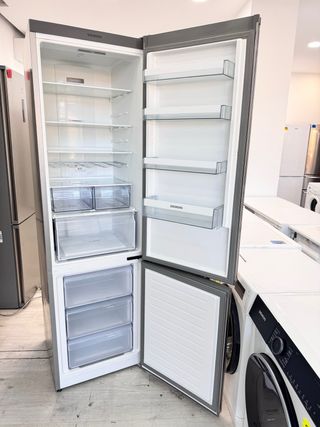 COMBI SIEMENS INOX 2 MTS X 60 CM NO FROST. FACTURA