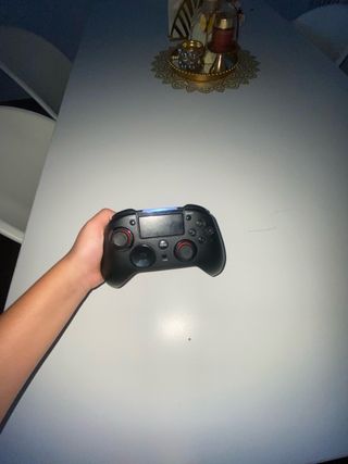 Mando Xbox Negro
- averiado el boton R1 
