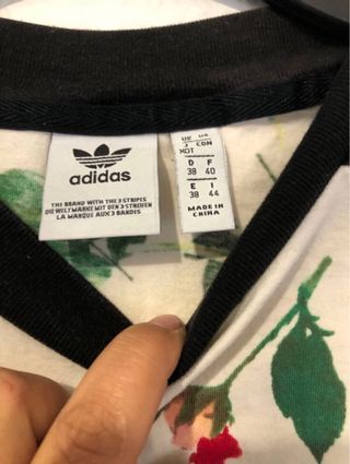 Camiseta Adidas floral vintage