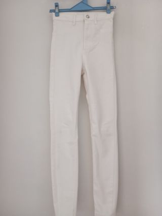 Pantalón pitillo blanco