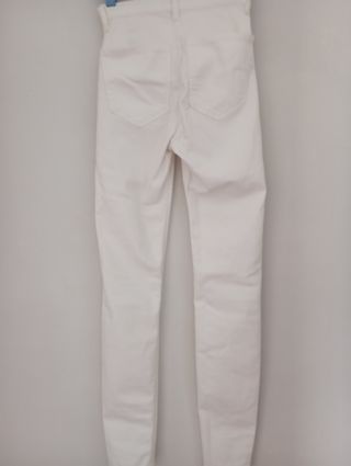 Pantalón pitillo blanco