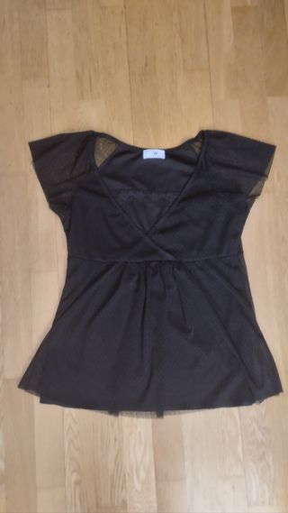 Blusa negra con tul