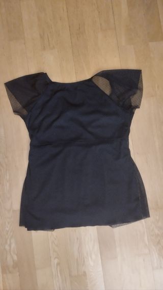 Blusa negra con tul