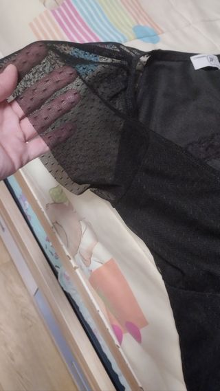 Blusa negra con tul