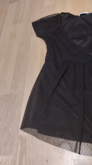 Blusa negra con tul