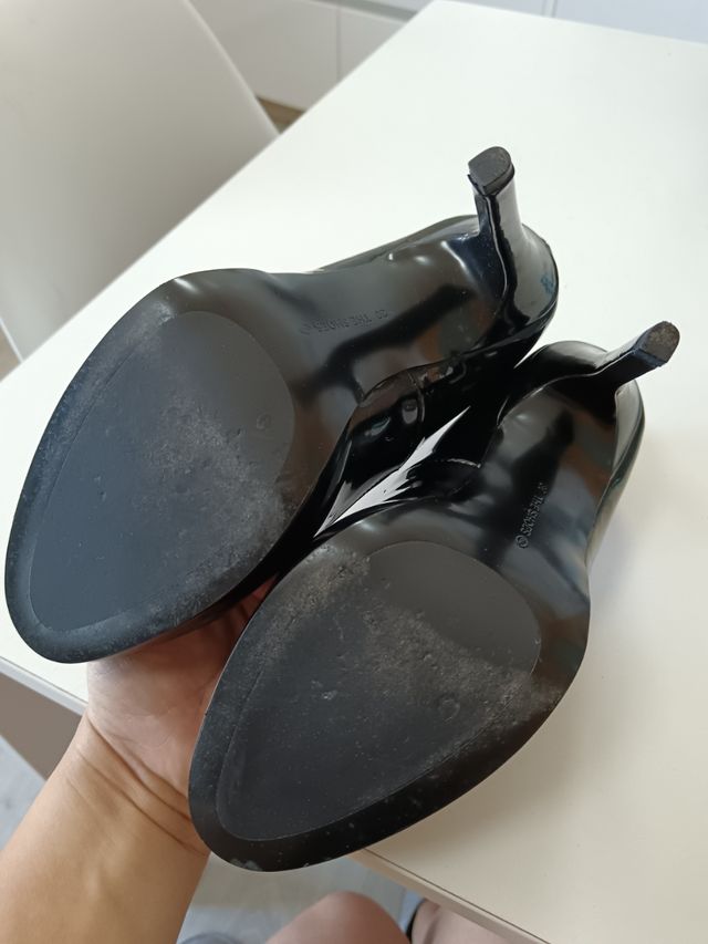 Zapato tacón charol negro sin estrenar 