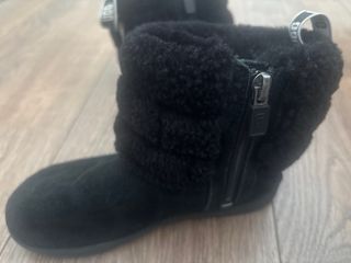 Botas UGG niña negras