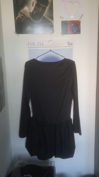 Vestito nero con gonna a palloncino