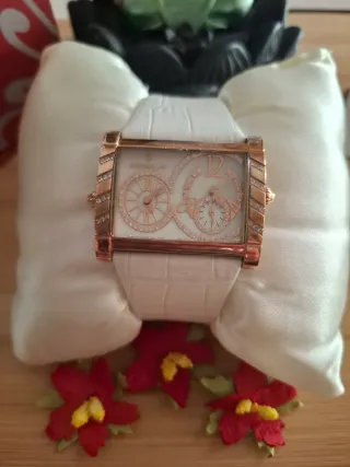 Reloj Cristian Lay Dorado y Blanco