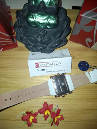 Reloj Cristian Lay Dorado y Blanco