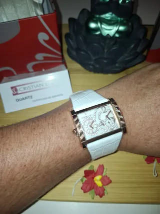 Reloj Cristian Lay Dorado y Blanco