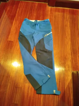 Pantalón de nieve azul y negro