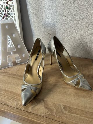 Zapatos tacón Zara plateados talla 40