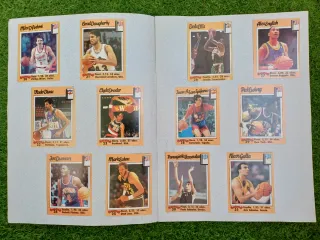 Álbum Los 100 Gigantes del Basket Mundial