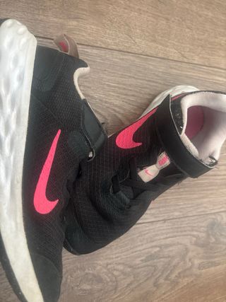 Zapatillas Nike niña negras y rosas