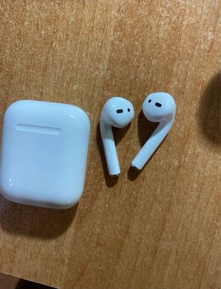 Airpods 2ª Gen con custodia nera