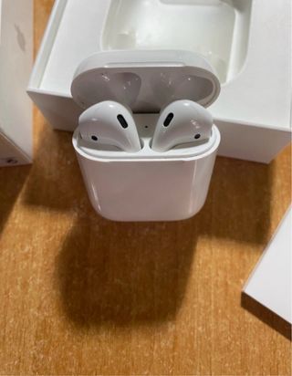 Airpods 2ª Gen con custodia nera