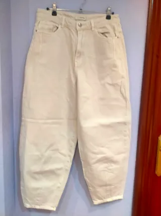 Pantalones vaqueros mom beige mujer
