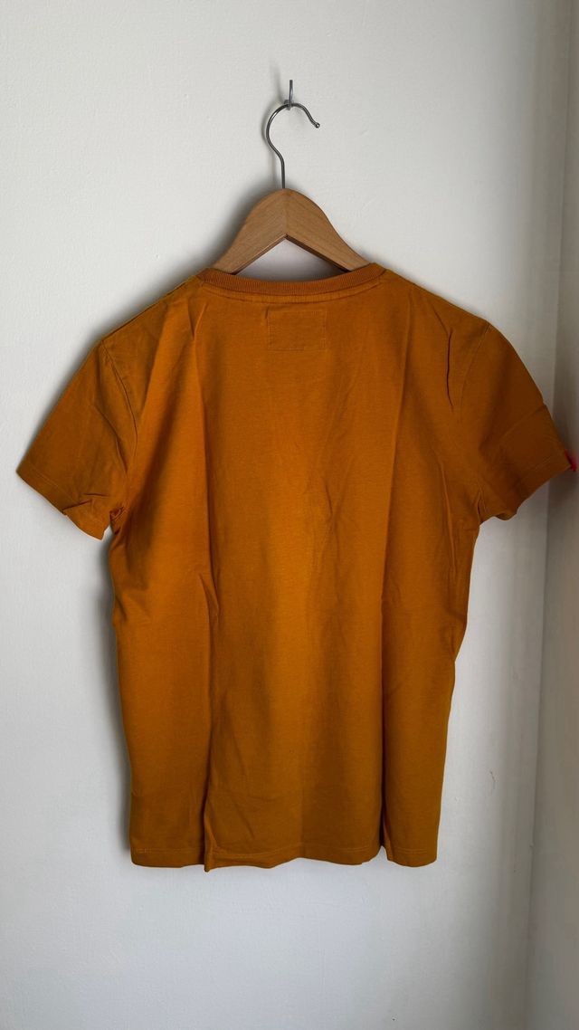 Camiseta Superdry mostaza manga corta