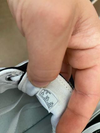 Zapatillas Vans Old Skool Negras y Blancas