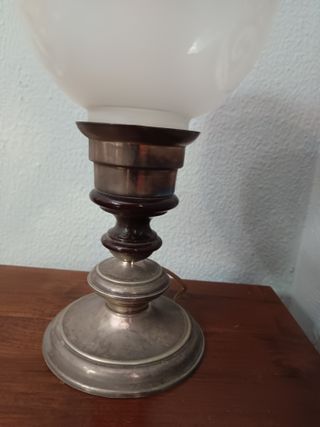 Lámpara antigua de cristal esmerilado